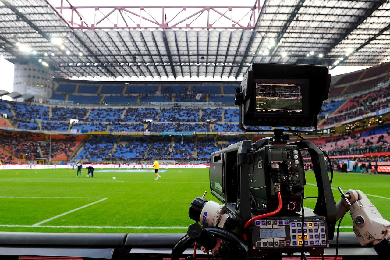 Immersive 360-Degree Viewing Soccer Broadcast Like You've Never Seen